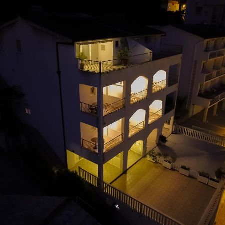 Apartments Larus Baška Voda Exterior foto