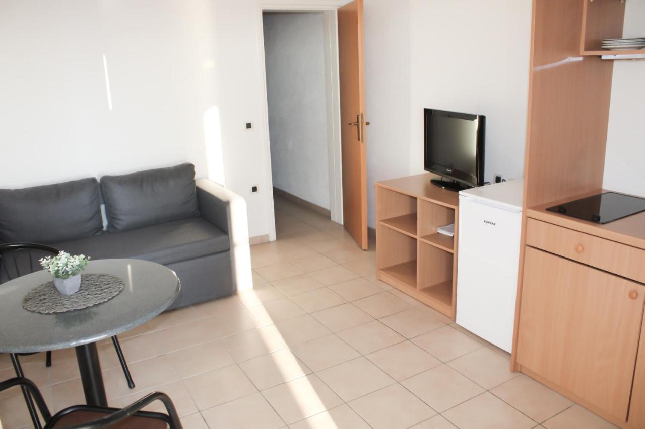 Apartments Larus Baška Voda Exterior foto