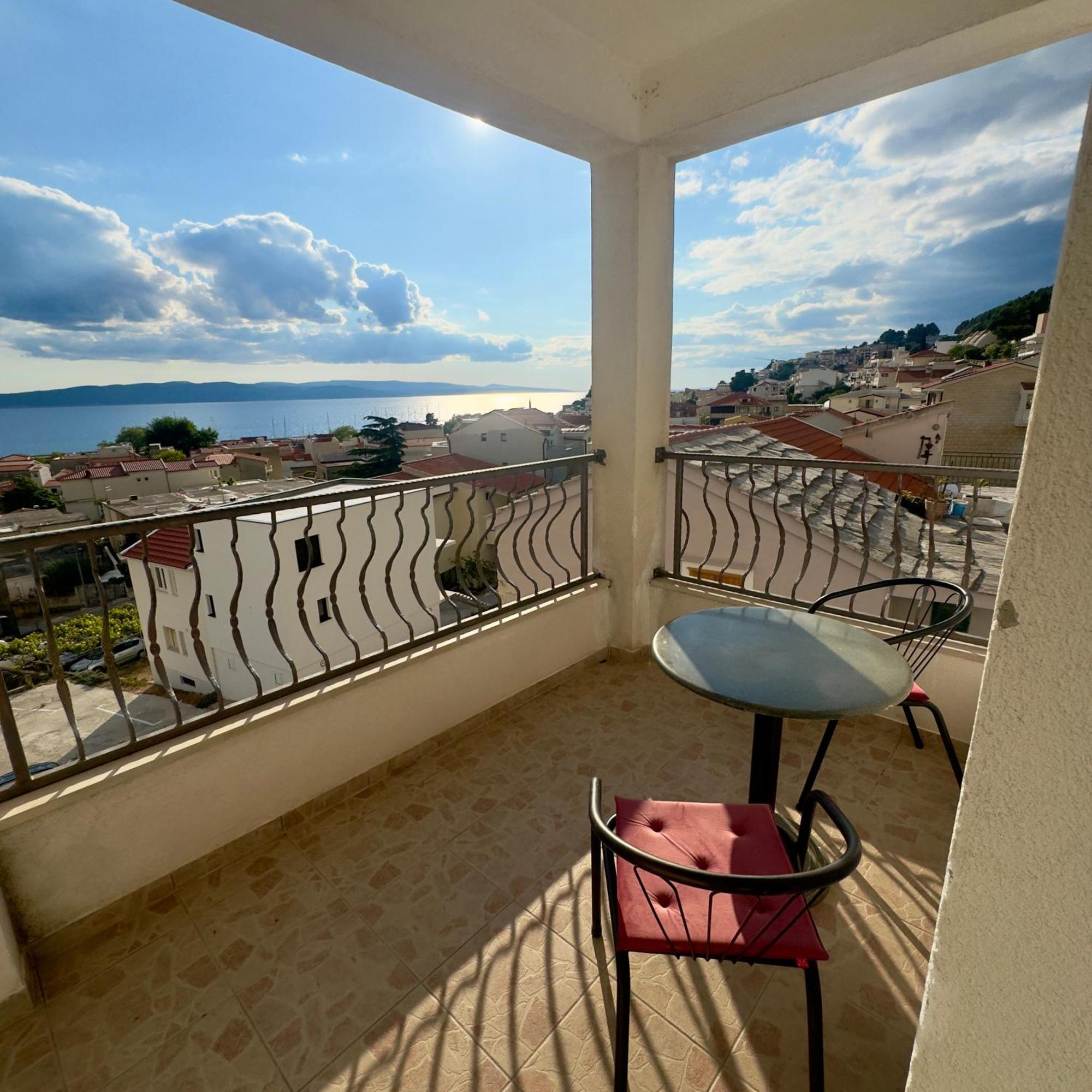Apartments Larus Baška Voda Exterior foto